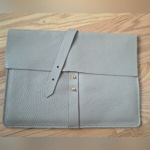 Cuyana taupe pebble leather clutch